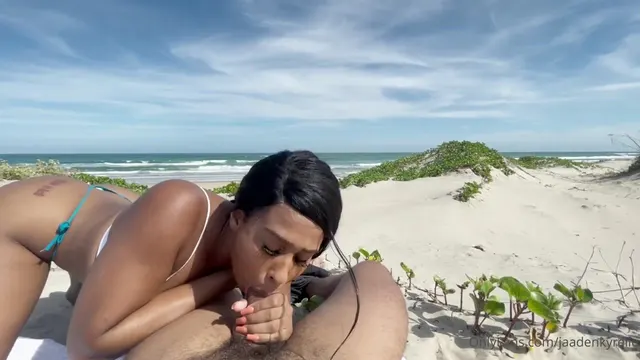 Jaaden Kyrelle Brünette Chulona fickt am Strand