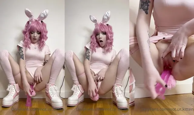 Bunny Not.Ur.Kitten reitet ihren rosa Dildo