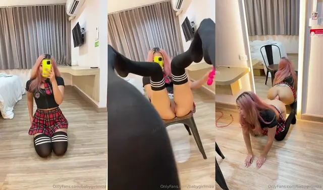 Babygirlmiza 的镜子自慰