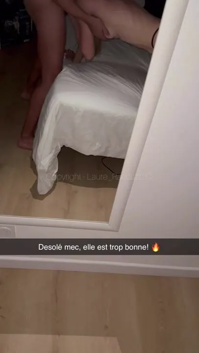 Cheat Snap Française - Zierliche Blondine spielt mit ihrem besten Sohn!