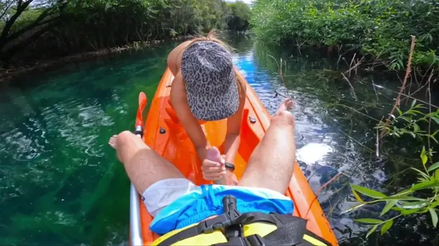 PurePleasure si gode il sesso in kayak