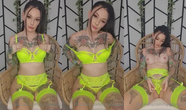 HyliaFawkes Flashes Her Pussy In Lingerie