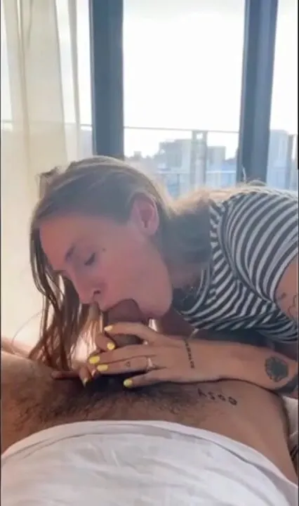 Angel Youngs si masturba dopo il sesso