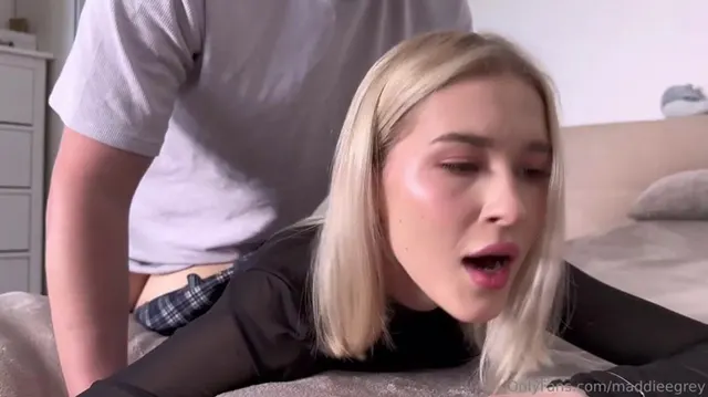 Maddie Grey Fica Com Sua Bunda Acariciada E Boceta Fodida