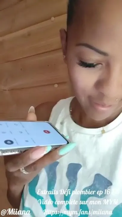 Miiana SFIDA Accendo l'idraulico e lui mi scopa in cucina