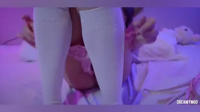 Sofi Coquita fickt ihren großen Dildo
