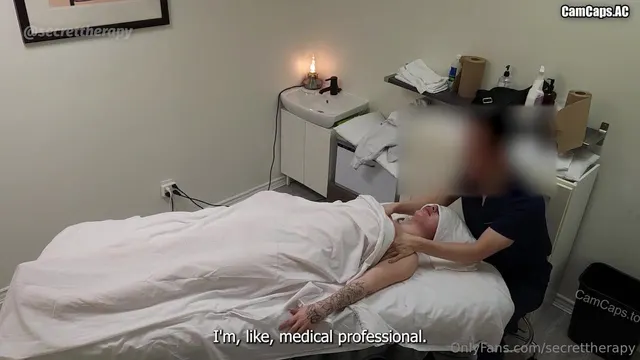 Secret Therapy, zierliche MILF mit perfektem Knackarsch