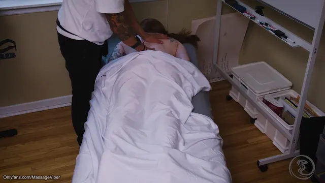 按摩毒蛇红发妻子视频泄露