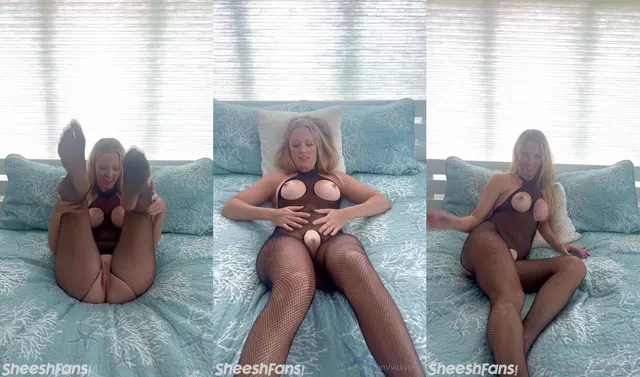 Vicky Stark Sheer Net Dress Pussy Lips Spread Leak Onlyfans