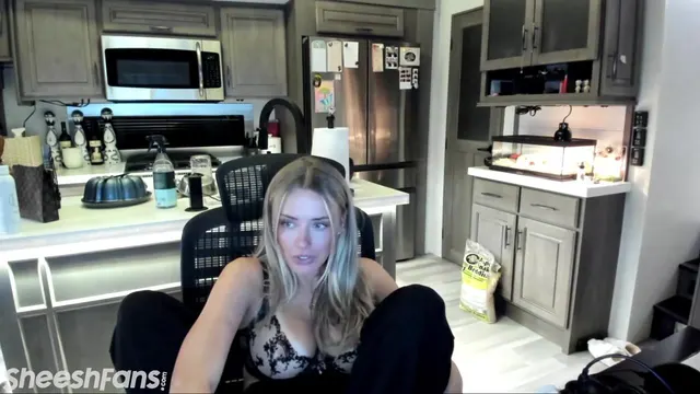 Corinna Kopf zeigt nackte Brüste im Onlyfans-Livestream und hat ein vollständiges Video durchgesickert