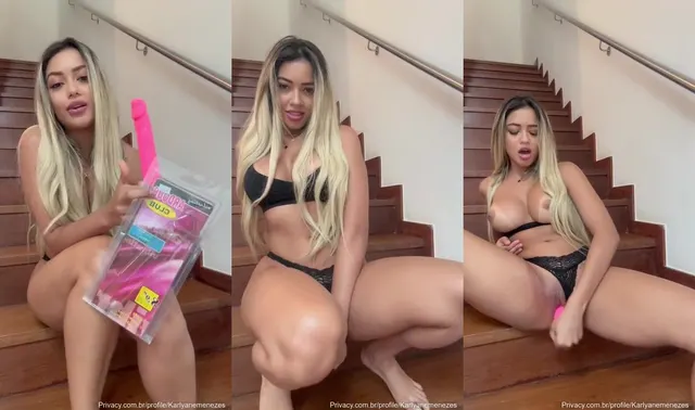 Karlyane Menezes Shoves A Dildo In Her Pussy