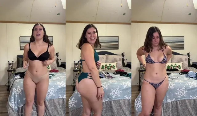 Alexisclark12 Tries On Her New Bikinis