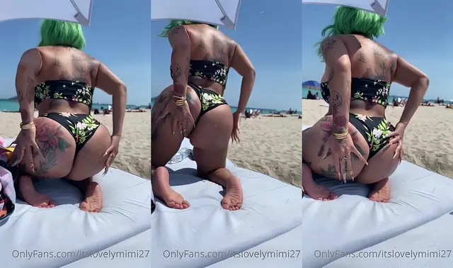 itslovelymimi27 reibt sich am Strand den Arsch